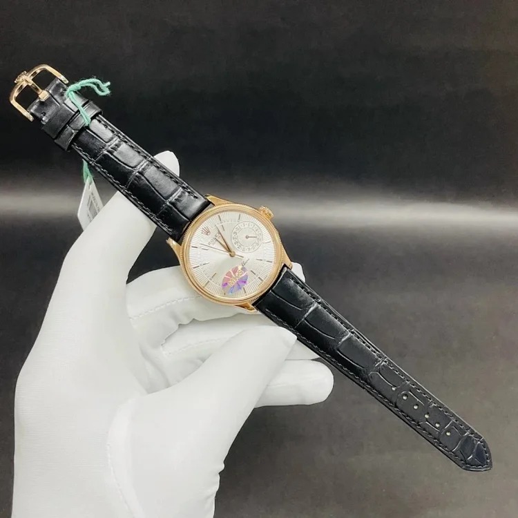 ￥560-790 Fashionable and versatile watch
