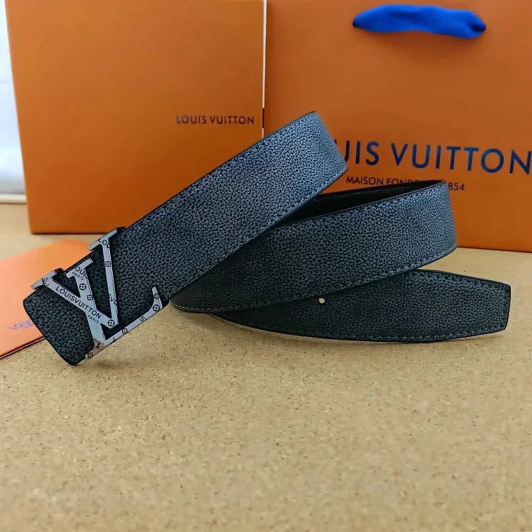 Fashionable and versatile belt 038