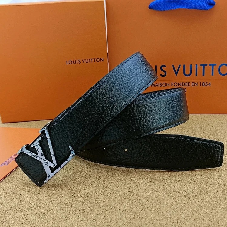 Fashionable and versatile belt 038