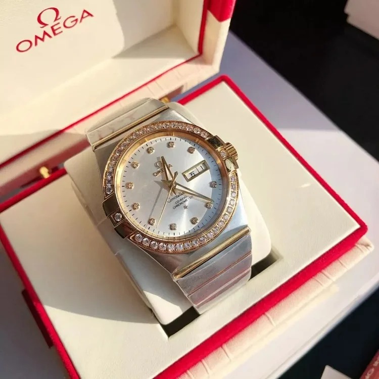 m8￥600 Fashionable and versatile watch