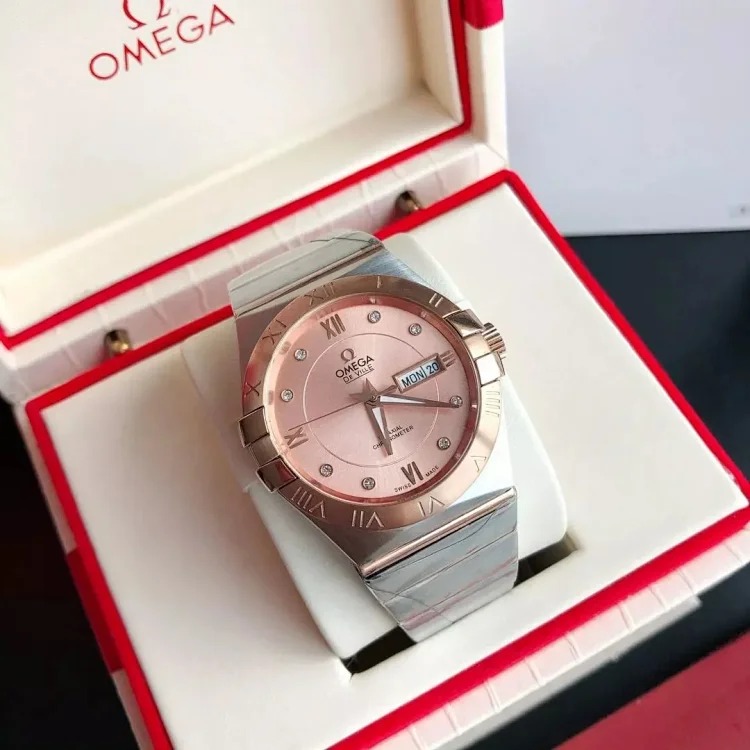 m8￥600 Fashionable and versatile watch