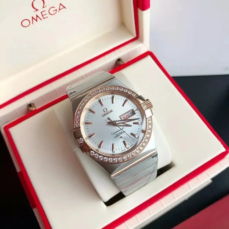 m8￥600 Fashionable and versatile watch