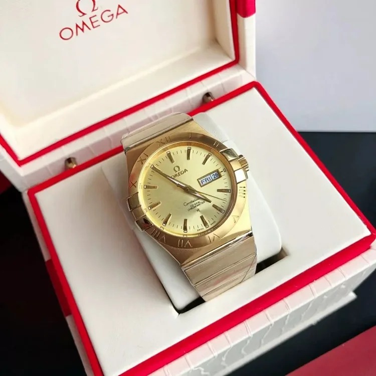 m8￥600 Fashionable and versatile watch