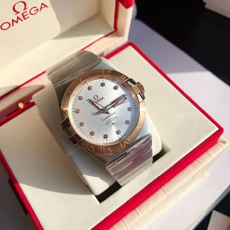 m8￥600 Fashionable and versatile watch
