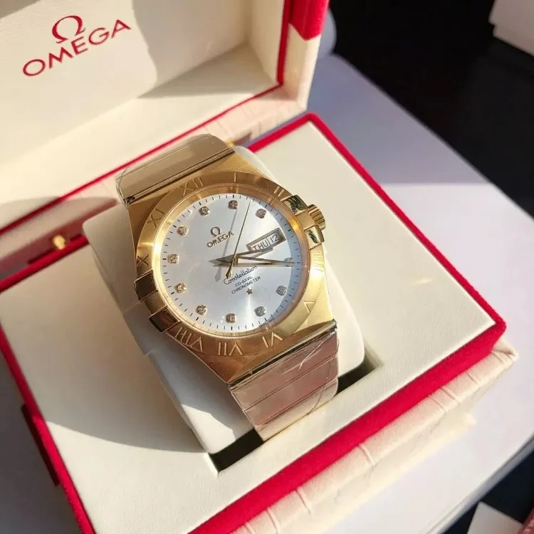 m8￥600 Fashionable and versatile watch