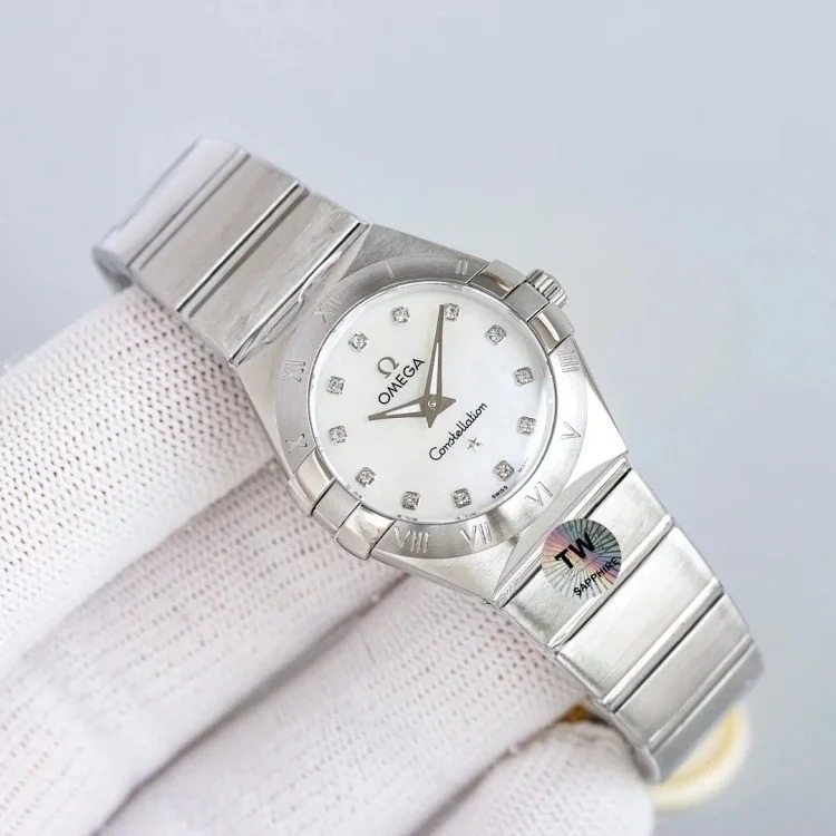 m8￥600 Fashionable and versatile watch
