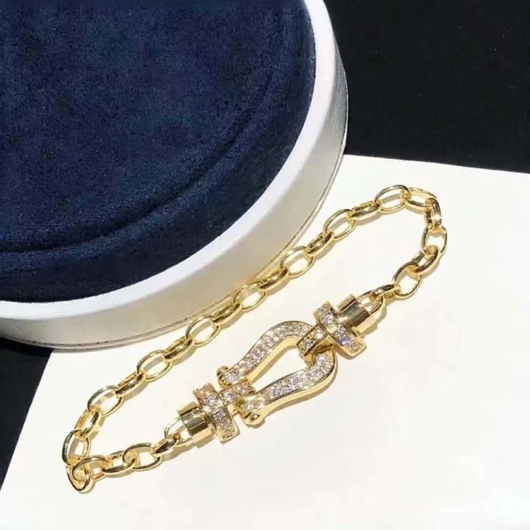 High v gold Feijia thick plated 18K gold glossy half diamond full diamond horseshoe buckle 8-character bracelet U-shaped diamond hand jewelry
