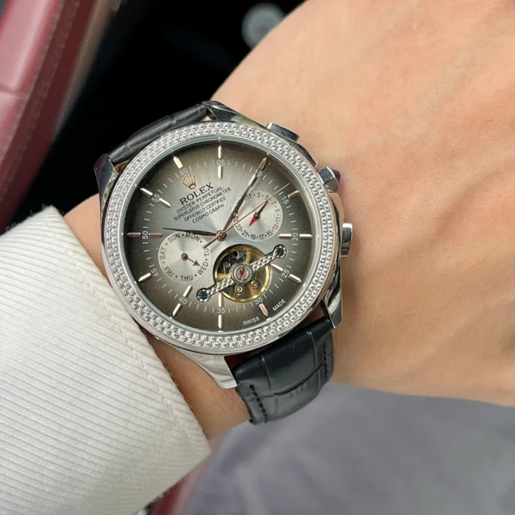 Classic big-name watch-1-CY
