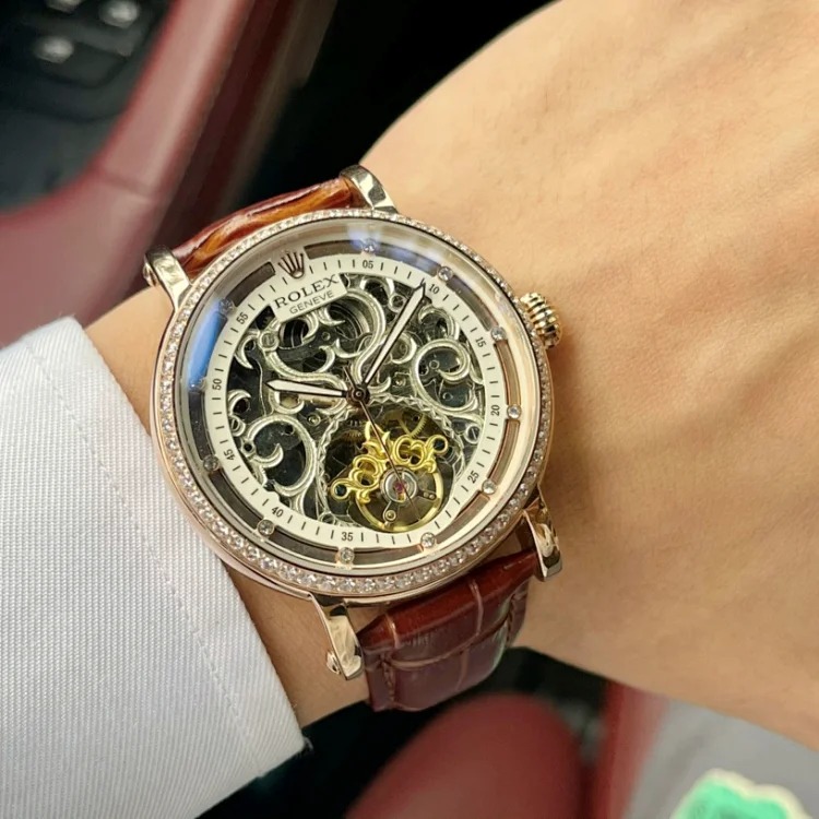 Classic big-name watch-1-CY