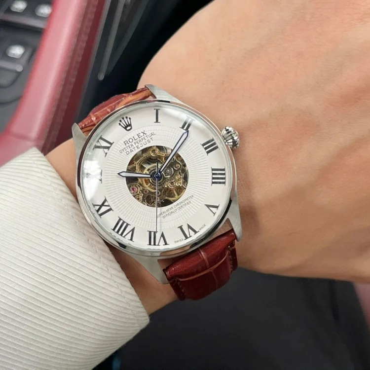 Classic big-name watch-1-CY