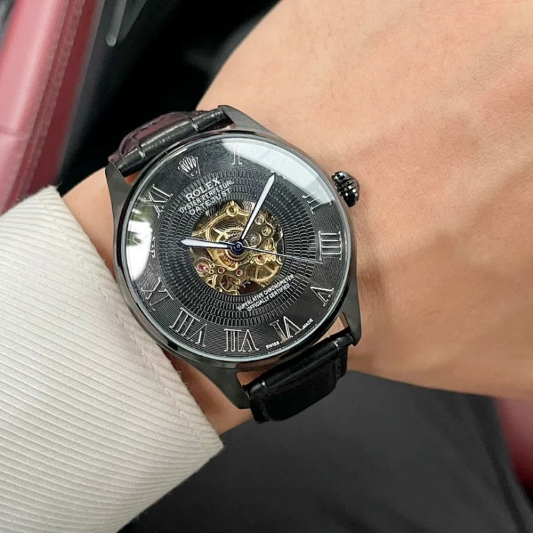 Classic big-name watch-1-CY