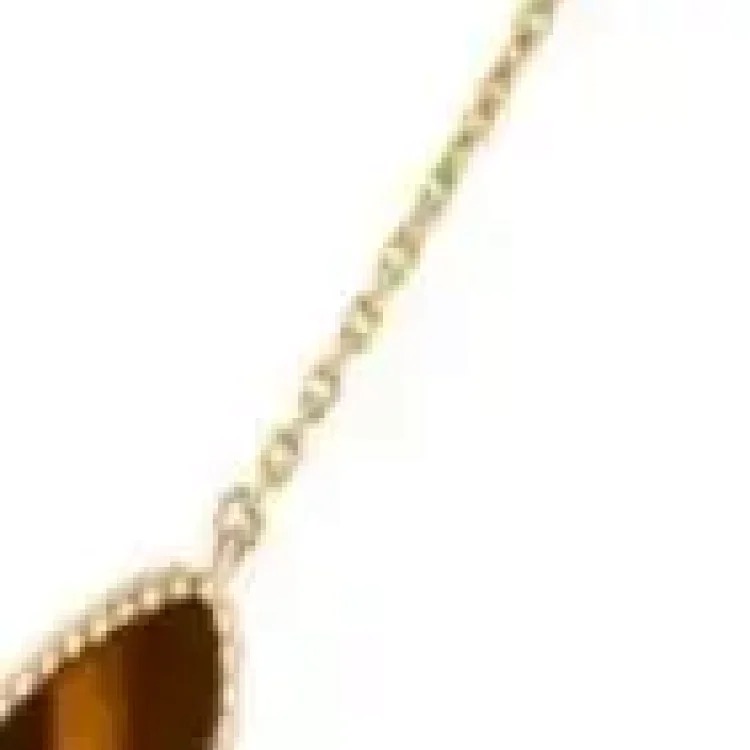Every necklace of E-1 will make your heart beat. (Van Cleef & Arpels) (with gift box packaging)