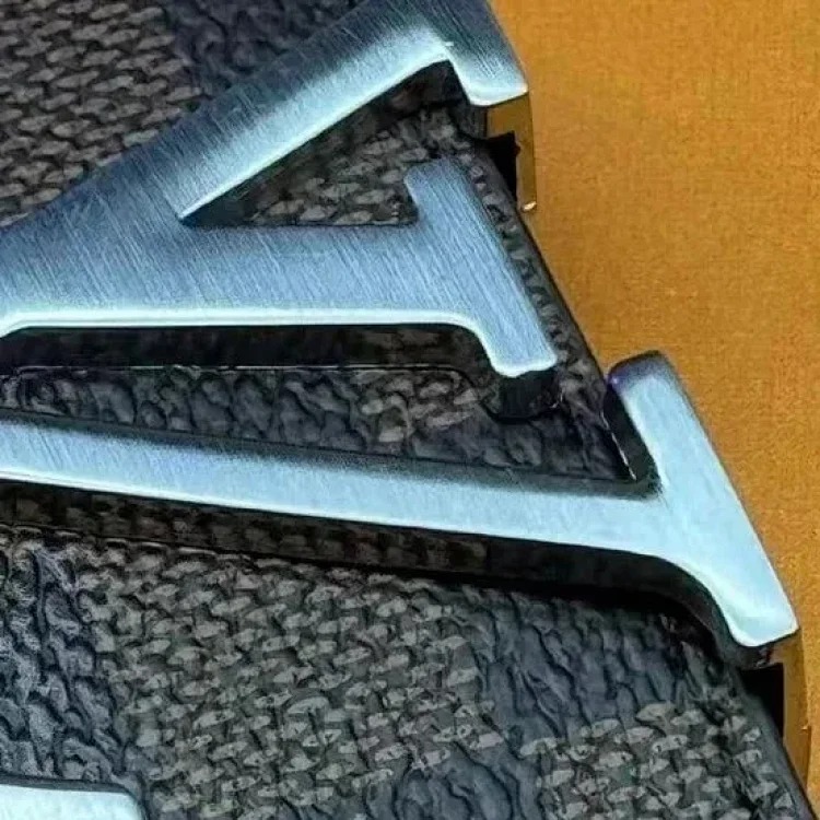 New L Men's Belt (not a quality issue