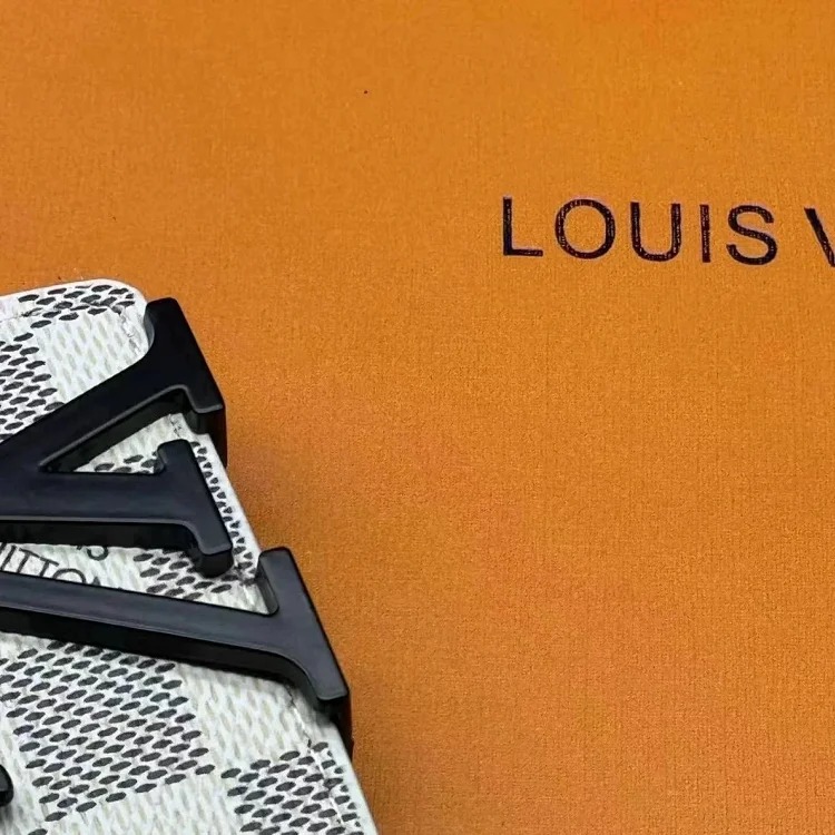 New L Men's Belt (not a quality issue