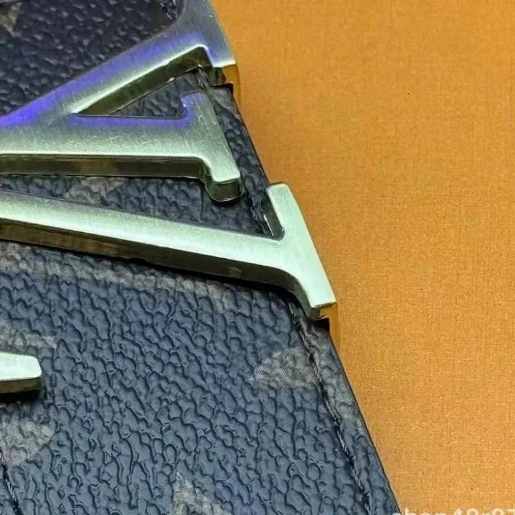 New L Men's Belt (not a quality issue