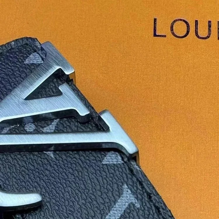New L Men's Belt (not a quality issue