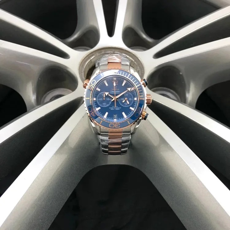 m12￥600 Fashionable and versatile watch