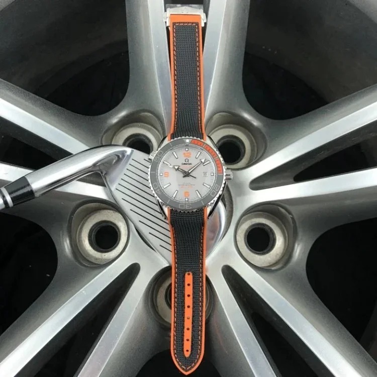 m12￥600 Fashionable and versatile watch