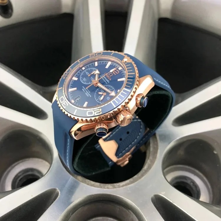 m12￥600 Fashionable and versatile watch
