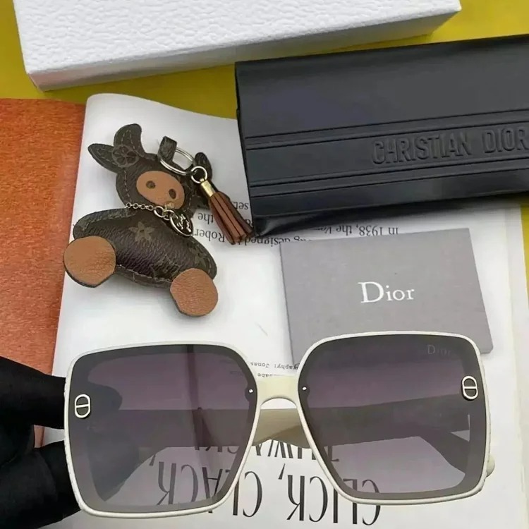 Fashionable and versatile sunglasses