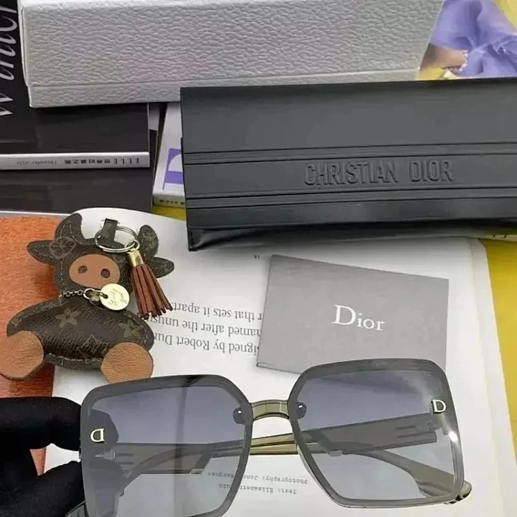Fashionable and versatile sunglasses