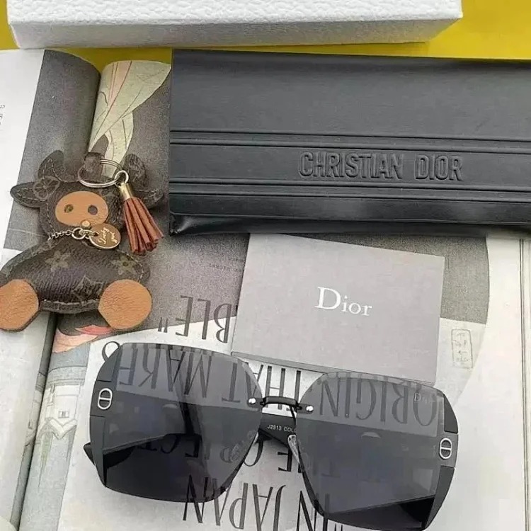 Fashionable and versatile sunglasses