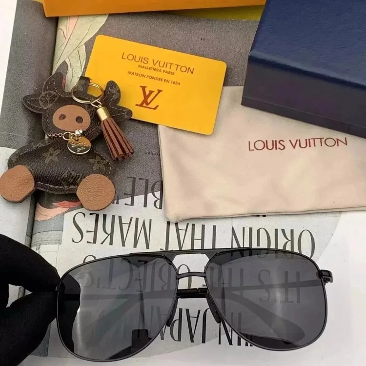 Fashionable and versatile sunglasses