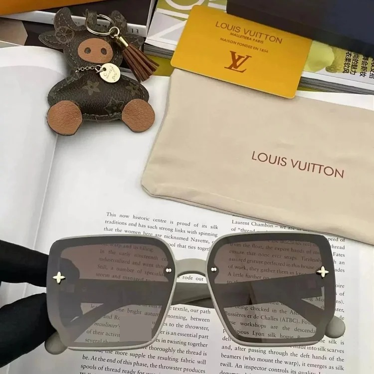 Fashionable and versatile sunglasses