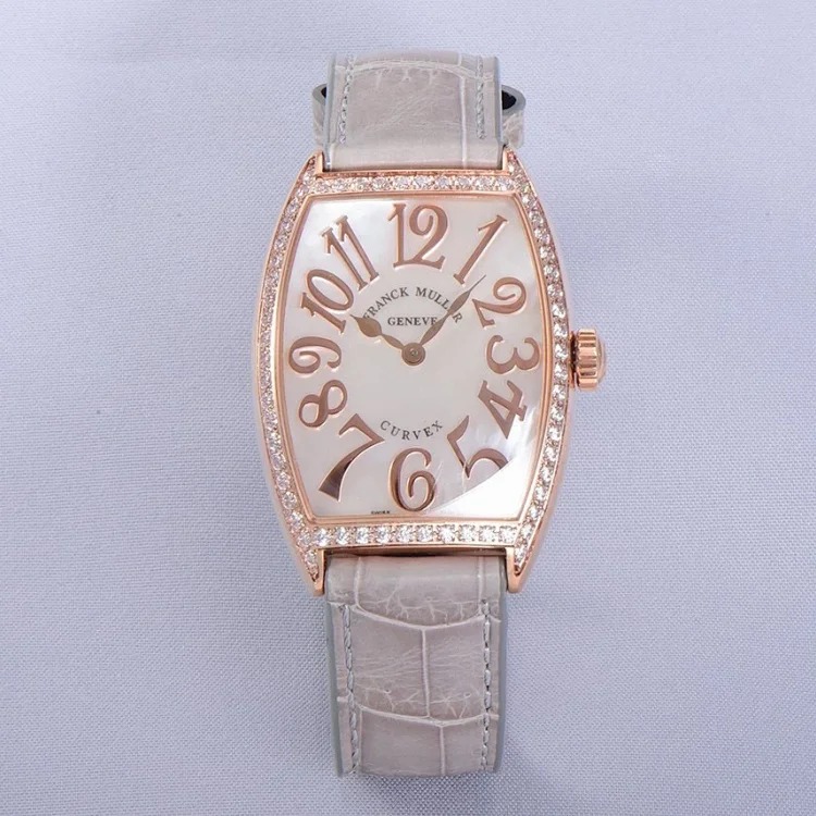 The most beautiful watch Franck Muller barrel-shaped women's quartz watch CINTREE CURVEX series ✨The movement adopts Swiss imported quartz movement with high-grade rhinestone inlay
