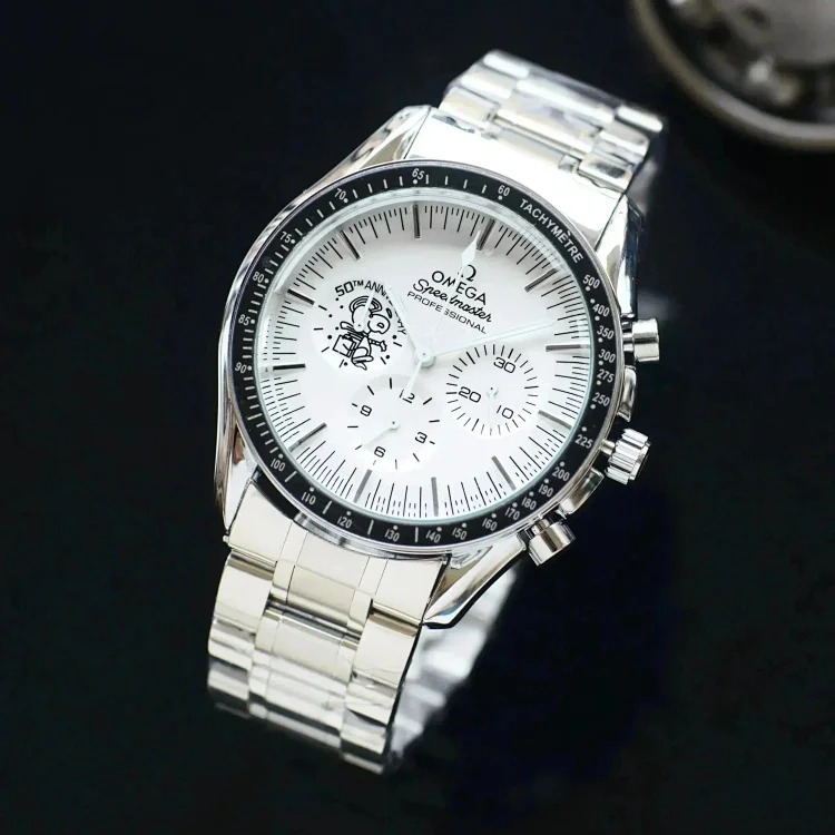 NN01-It is better to wait for time than to grasp the time on your wrist (watch)