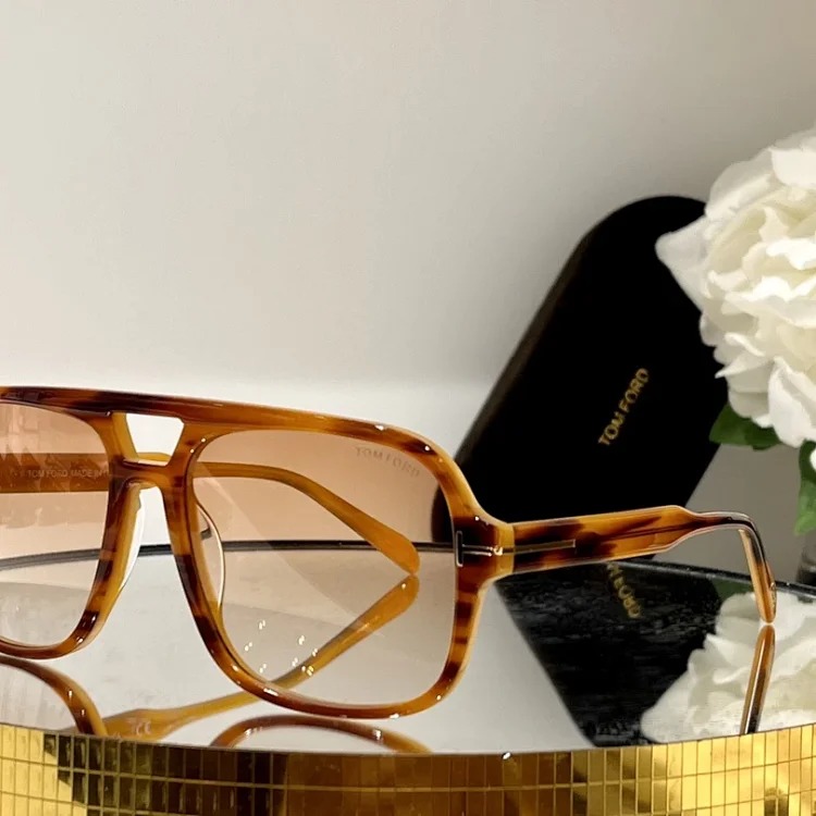 Fashionable and versatile UV protection sunglasses