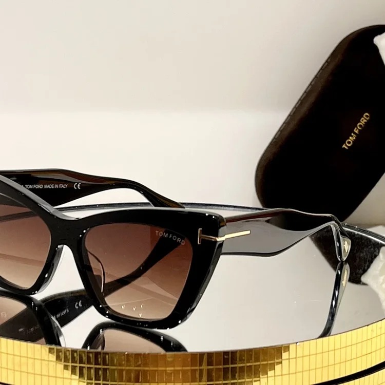 Fashionable and versatile UV protection sunglasses