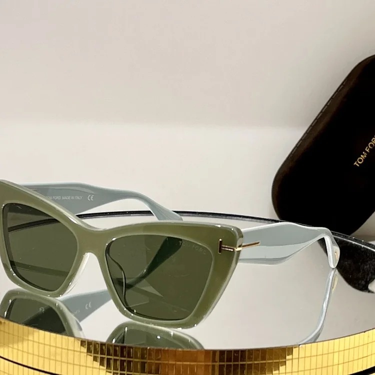 Fashionable and versatile UV protection sunglasses
