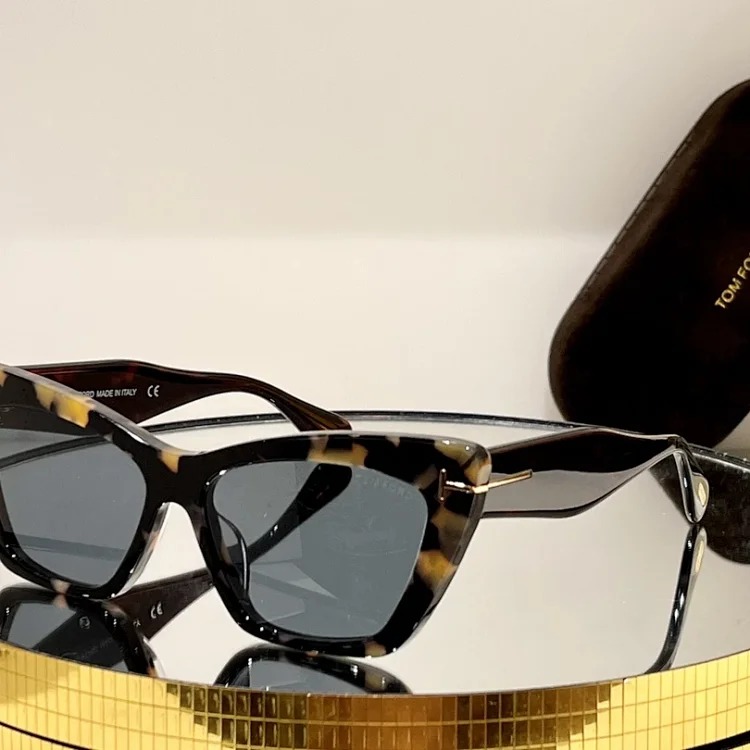 Fashionable and versatile UV protection sunglasses
