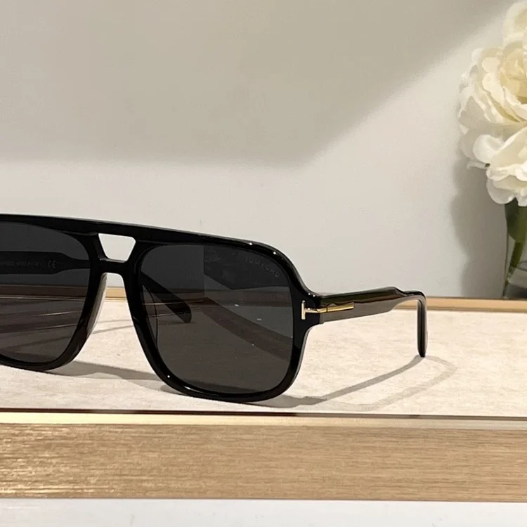 Fashionable and versatile UV protection sunglasses