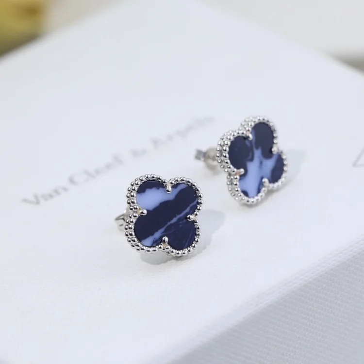 New fashion earrings