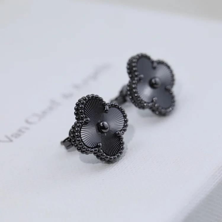 New fashion earrings