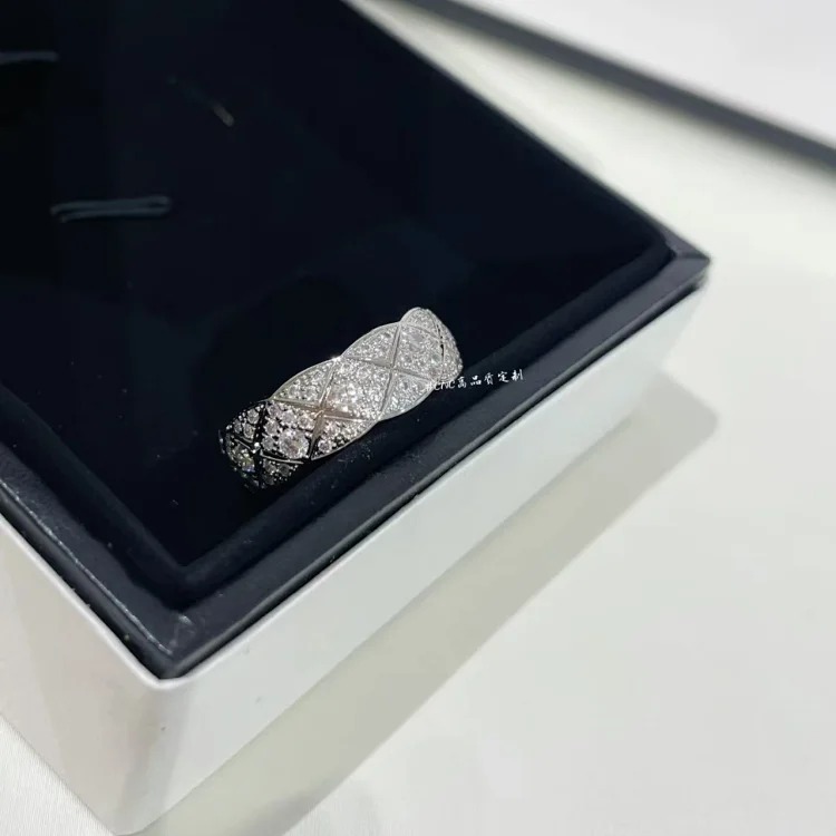Coco Crush diamond ring with rhombus pattern wide hand-set square diamond ring stackable versatile ring zircon