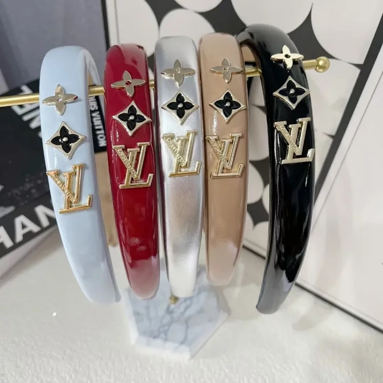 Retro metal letter PU high-end hair hoop for women sponge new leather hairpin pressed hair French temperament headband hair accessories