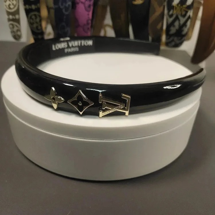 Retro metal letter PU high-end hair hoop for women sponge new leather hairpin pressed hair French temperament headband hair accessories