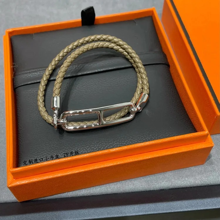 ZW-2 Decorate your life with jewelry to keep your happiness from fading. (Hrmès) (With gift box packaging)