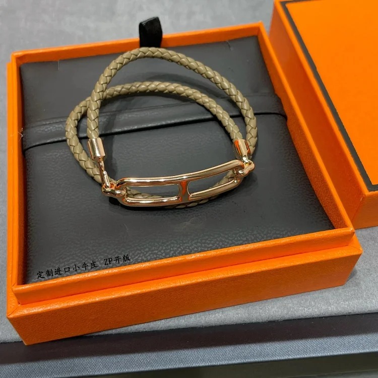ZW-2 Decorate your life with jewelry to keep your happiness from fading. (Hrmès) (With gift box packaging)