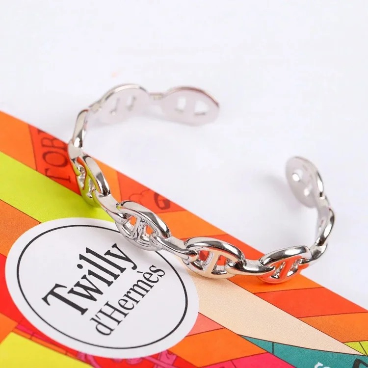 ZW-2 Decorate your life with jewelry to keep your happiness from fading. (Hrmès) (With gift box packaging)