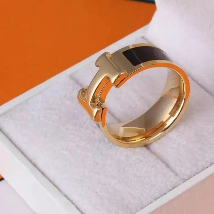ZW-2 Decorate your life with jewelry to keep your happiness from fading. (Hrmès) (With gift box packaging)