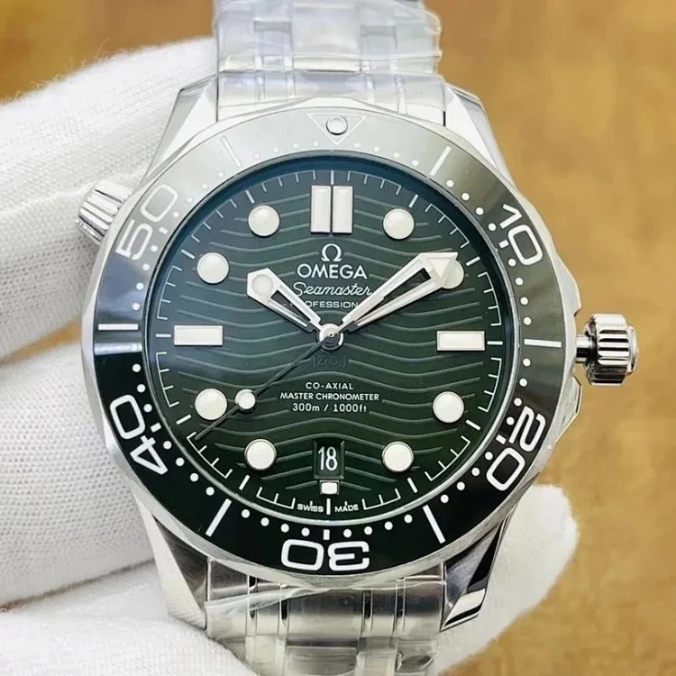 Fashion Trendy Versatile Watch 2082
