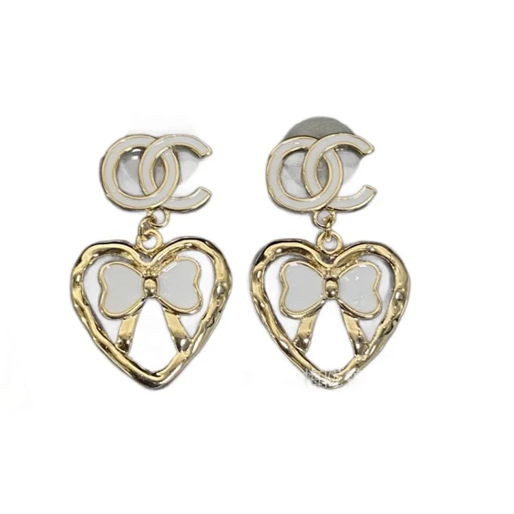 Chanel New Vintage Pearl Heart Earrings