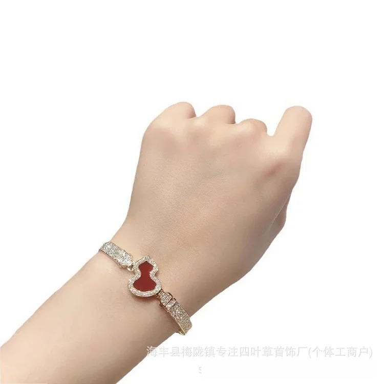 Fashion Luxury Premium Bracelet