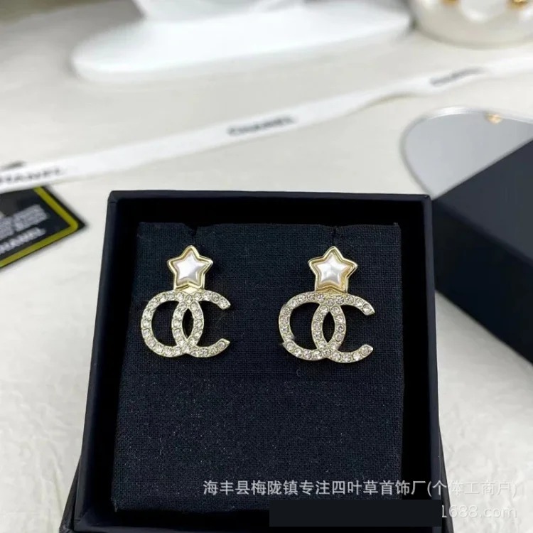 Chanel New Fashion Premium Heart Earrings