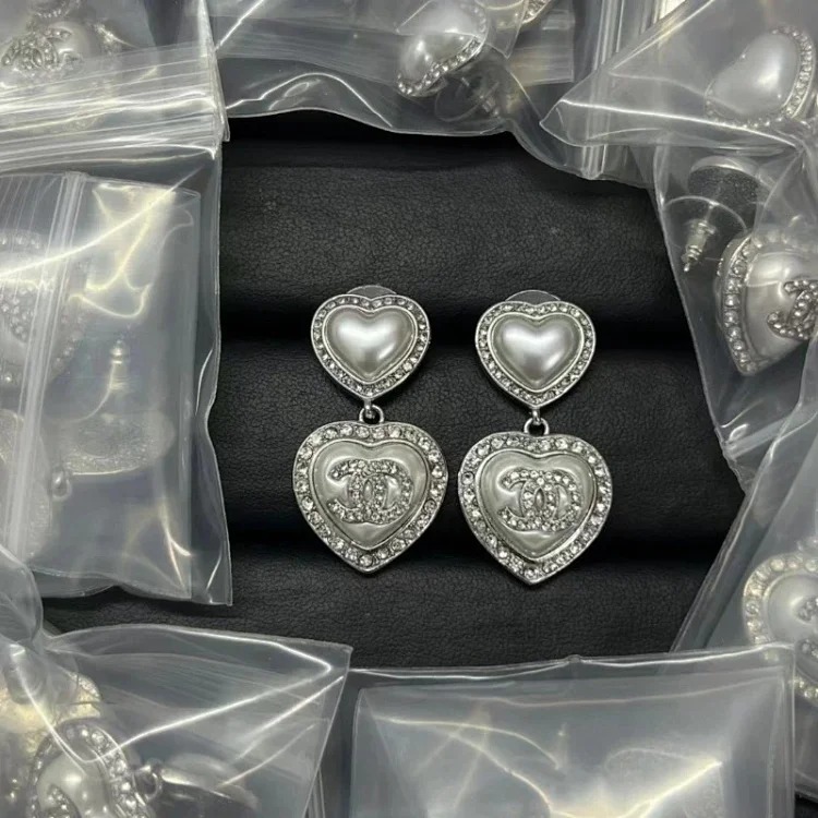 Chanel New Fashion Premium Heart Earrings