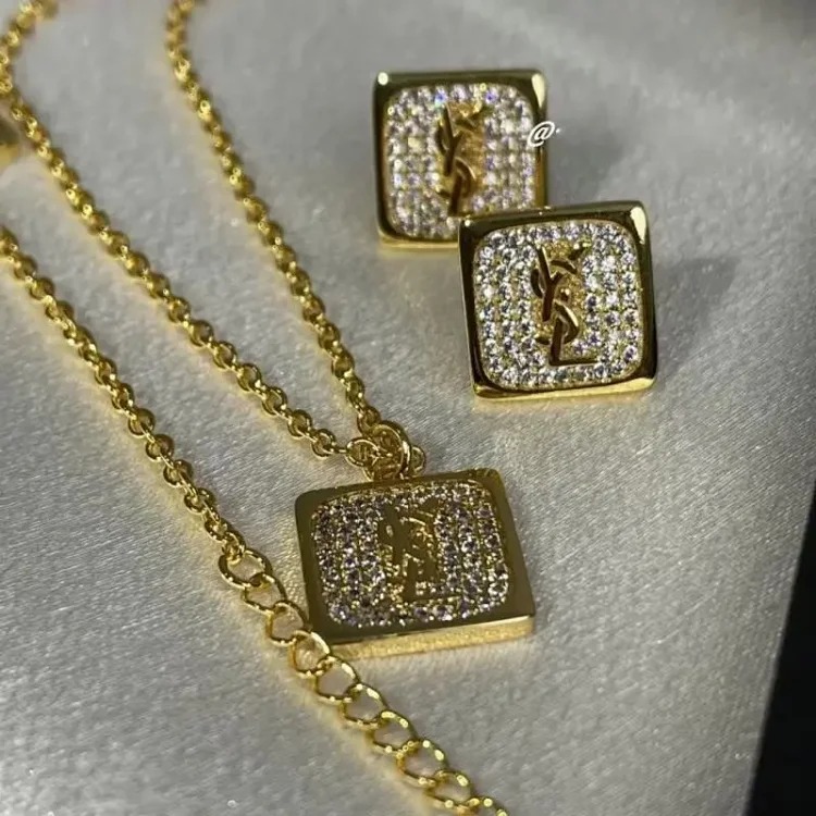 Trendy Rhinestone Necklace